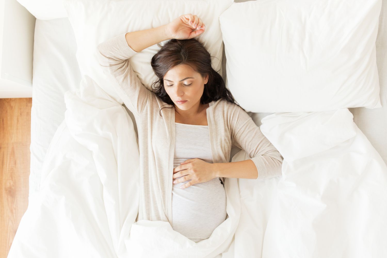 Comment dormir sur le dos enceinte, sans danger pour bébé ? - Cellsius | L’Orthopédie au service de votre bien-être