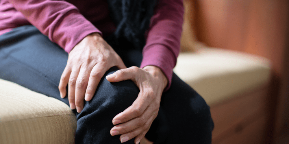 Mal au genou ? Zoom sur les causes et les symptômes ! - Cellsius | L’Orthopédie au service de votre bien-être