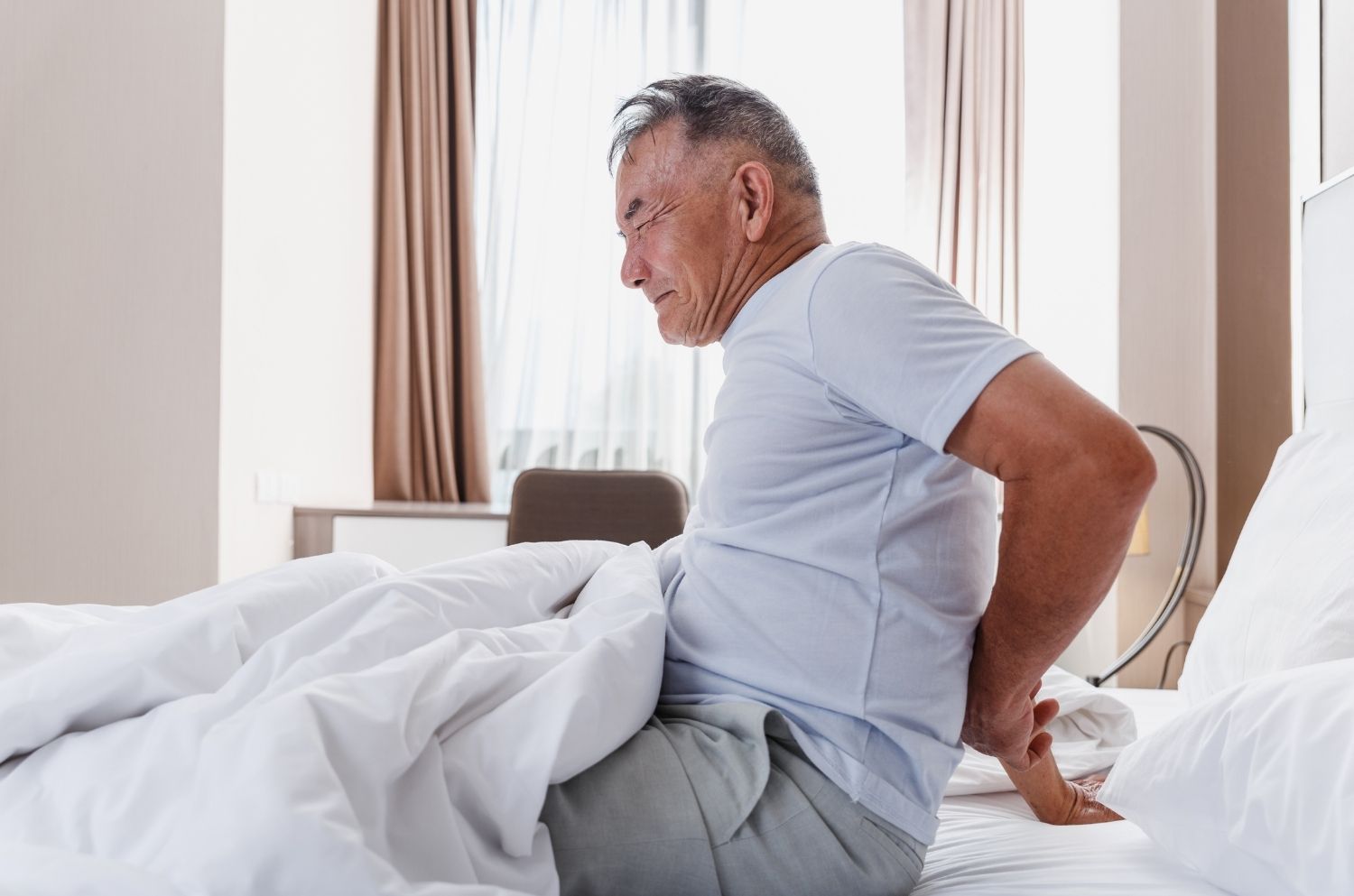 Quels sont les meilleurs coussins pour le mal de dos la nuit ? - Cellsius | L’Orthopédie au service de votre bien-être
