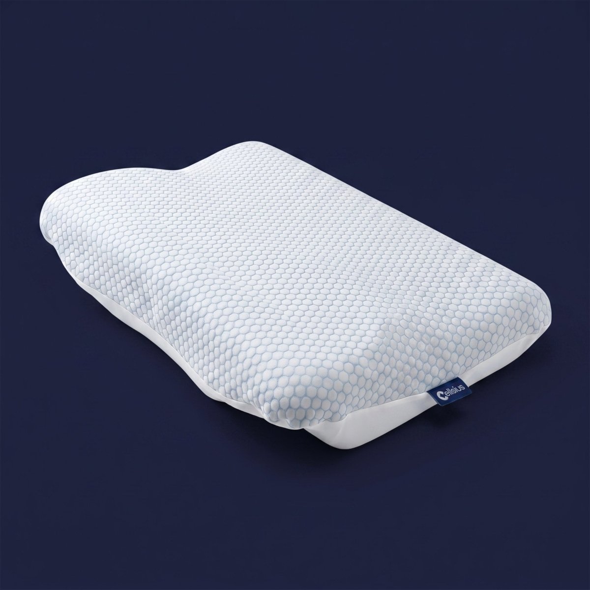 Taie d'oreiller fraîche et pratique (système drap housse) - Pose rapide, nuits fraîches - Cellsius | L’Orthopédie au service de votre bien - être