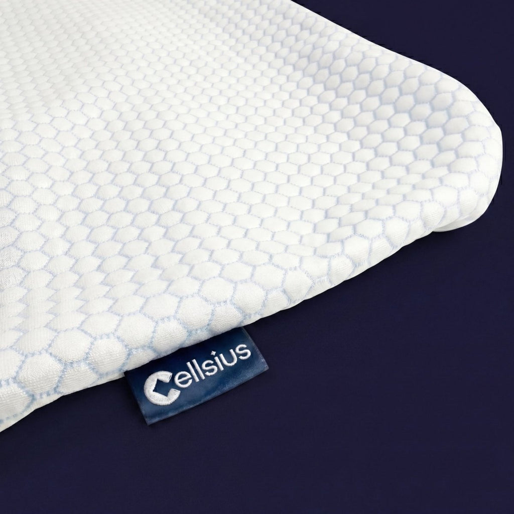 Taie d'oreiller fraîche et pratique (système drap housse) - Pose rapide, nuits fraîches - Cellsius | L’Orthopédie au service de votre bien - être